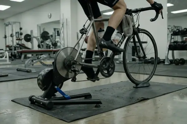 How to Build a Structured Indoor Trainer Workout for Winter Months
